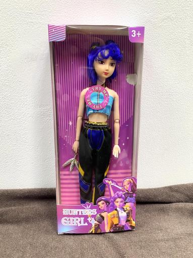 Muñeca Huntrix Zoey con pelo azul  [1]