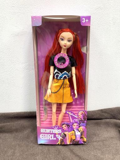 Muñeca Huntrix Mira con pelo rojo y falda amarilla [3]