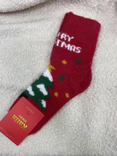 Calcetines de lana navideños con dibujo de árbol de Navidad. [1]