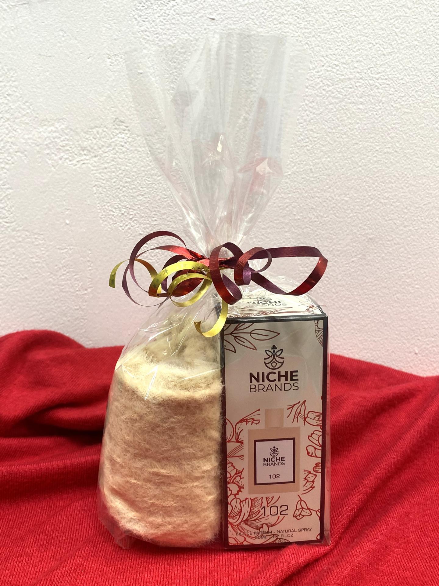 Pack navideño para mujer con calcetín de lana y perfume