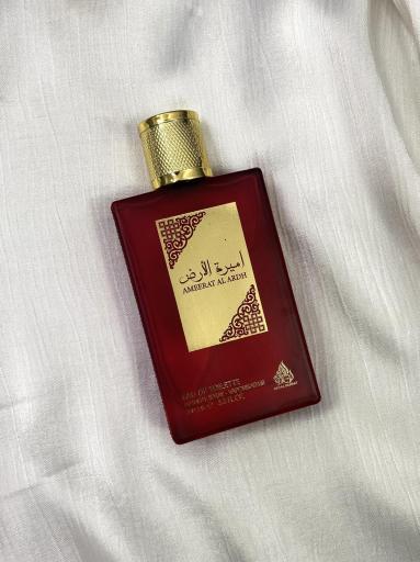 Fragancia floral femenina de inspiración oriental [3]