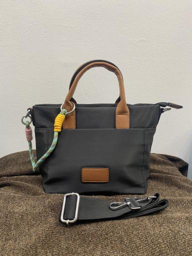 Bolso de mano ligero y funcional para mujer [3]