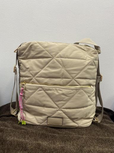 Mochila amplia acolchada para uso diario [2]