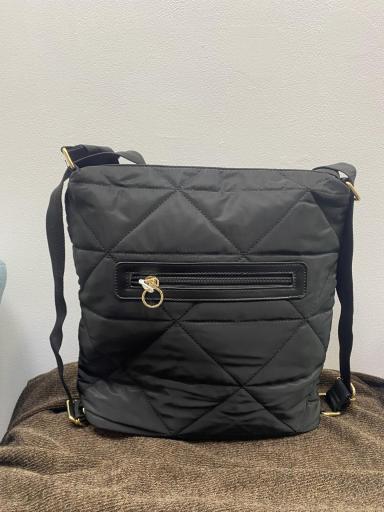 Mochila amplia acolchada con tiras anchas ajustables [3]