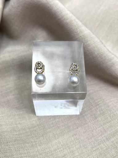 Pendientes dorados con perla y brillantes modelo círculo [1]