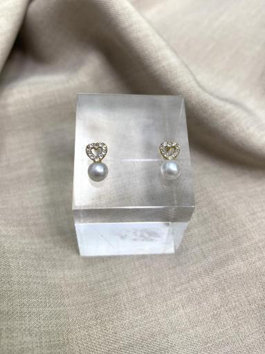 Pendientes de acero dorado con perla modelo corazón [2]