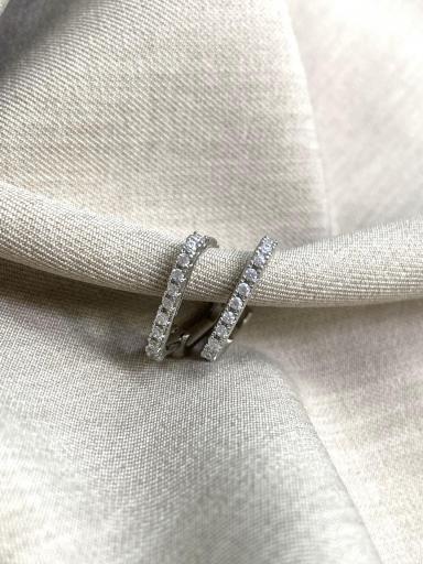 Aros rectangulares plateados con diseño elegante [2]