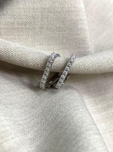 Pendientes de aro rectangular plateados con brillos