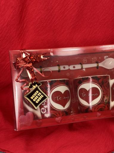 Regalo pareja dos tazas Te Amo con cucharas [1]