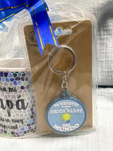 Llavero azul con frase Te mereces el premio al mejor padre del mundo [2]