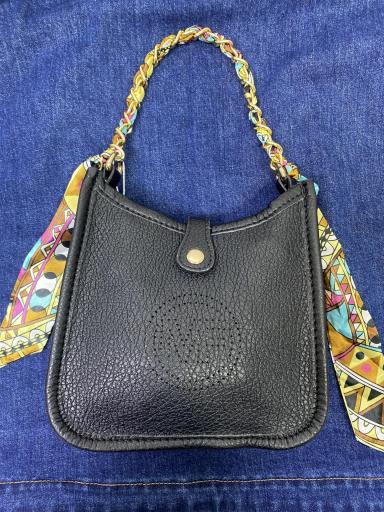 Bolso Femenino con Detalles Únicos – ¡Un Must-Have de Moda!