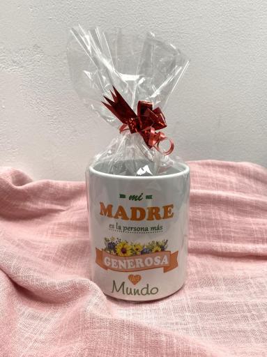 Taza regalo para el Día de la Madre con mensaje mi madre es la persona más generosa del mundo