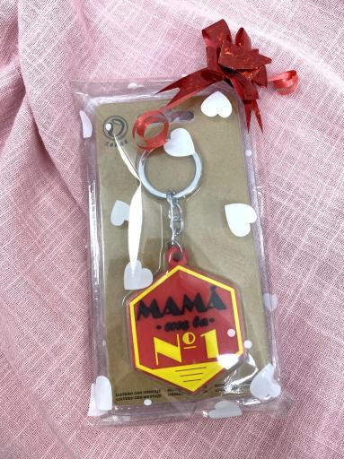 Llavero regalo para mamá número uno presentado para el Día de la Madre [1]