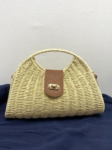 Bolso de rafia beige con bandolera ajustable y asa de mano