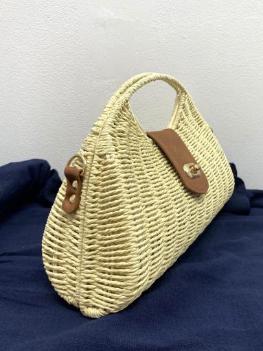 Bolso de rafia pequeño rígido con cierre dorado en beige claro [3]