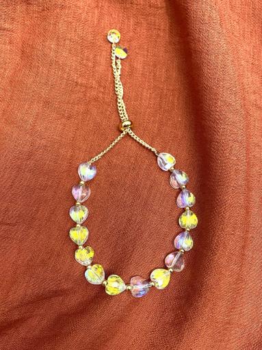 Pulsera ajustable con corazones brillantes efecto iridiscente [1]