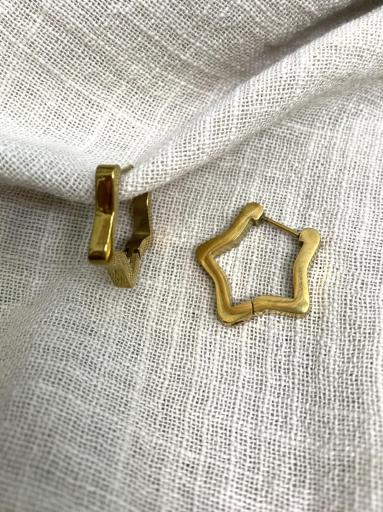 Pendientes con forma de estrella dorados y ligeros [1]