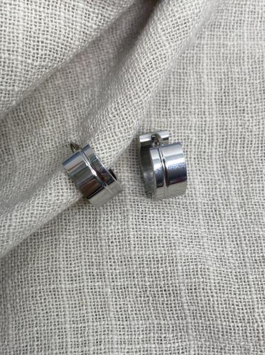 Pendientes de aro pequeño en acero plateado [1]