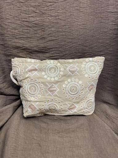 Bolso veraniego con cremallera y lentejuelas [2]