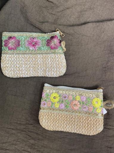 Monedero de rafia para mujer disponible en varios modelos [3]