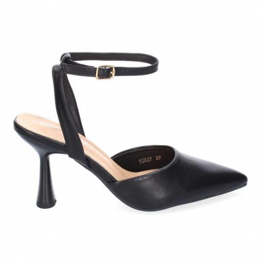 tacones negros con correa zara [1]