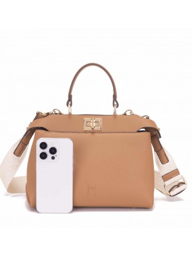 Bolso camel compacto con cierre metálico dorado y asa superior [0]