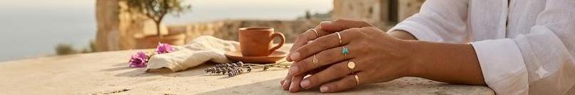 Anillos de mujer para manos cuidadas y looks sencillos