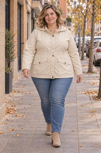 Chaqueta corta beige de mujer talla grande [3]