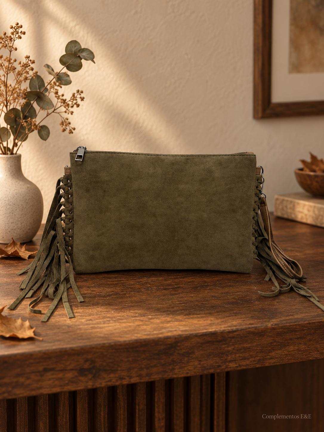 Bolso bandolera con flecos de antelina color verde