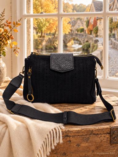 Bolso bandolera negro con detalle perforado [1]