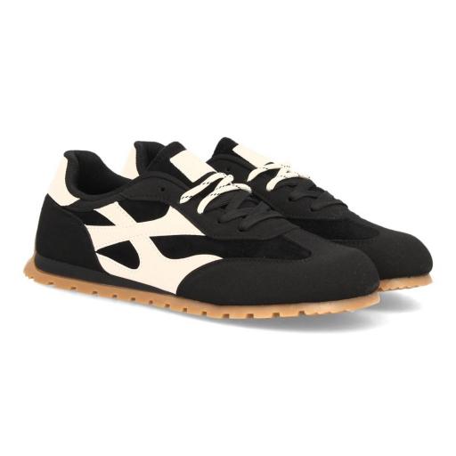Zapatillas deportivas negras y blancas de estilo retro con suela color caramelo [3]