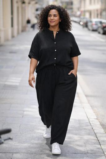 Camisa curvy negra manga corta fluida conjunto elegante con pantalón ancho mujer [1]