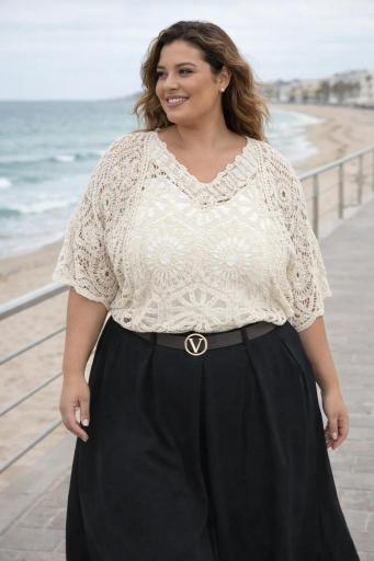 Jersey calado mujer beige con camiseta interior de tirantes estilo boho [1]