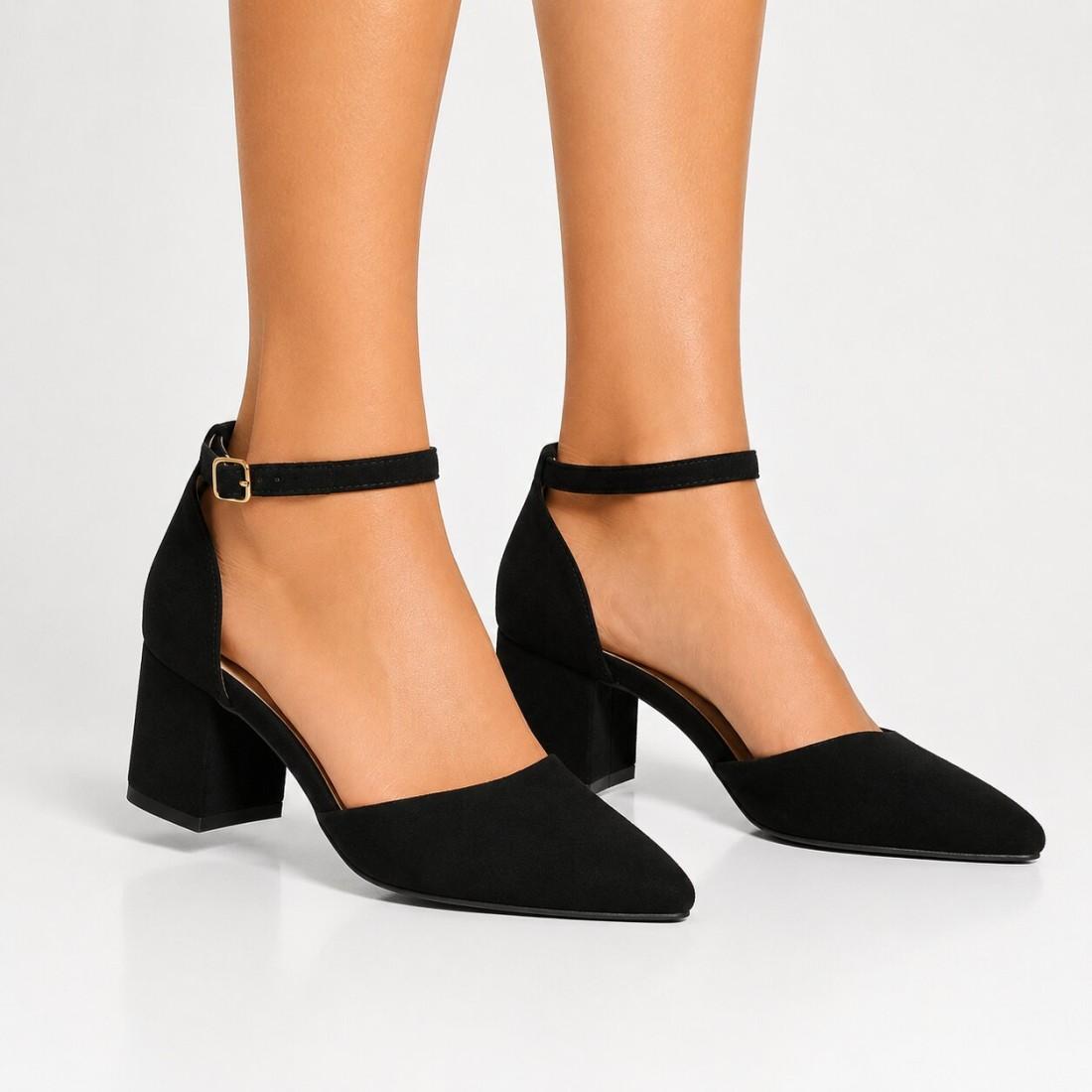 Zapatos de salón negros de mujer con laterales abiertos, punta fina y tacón ancho