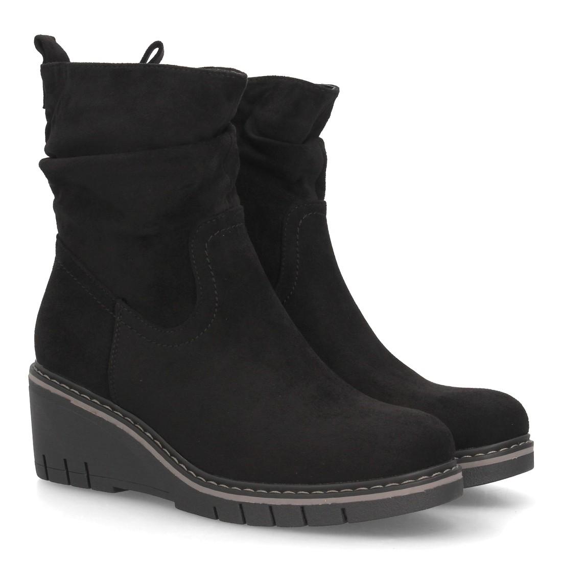 Botines negros de mujer con cuña y acabado efecto ante.