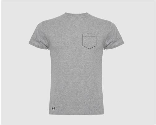 Camiseta unisex bolsillo personalizado color gris. 