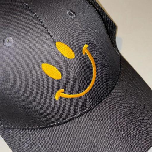Gorra adulto trucker color negro mod. Sonrisa  [1]