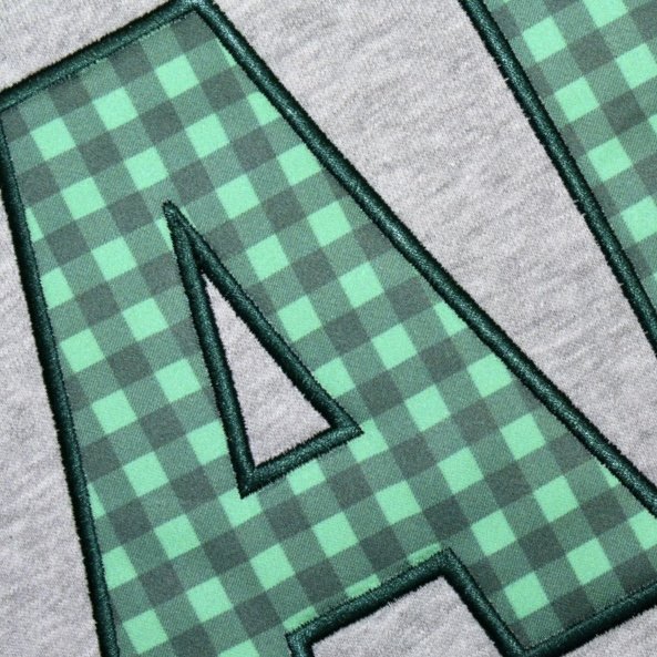 132-CUADROS VERDE SUDADERA GRIS.jpg