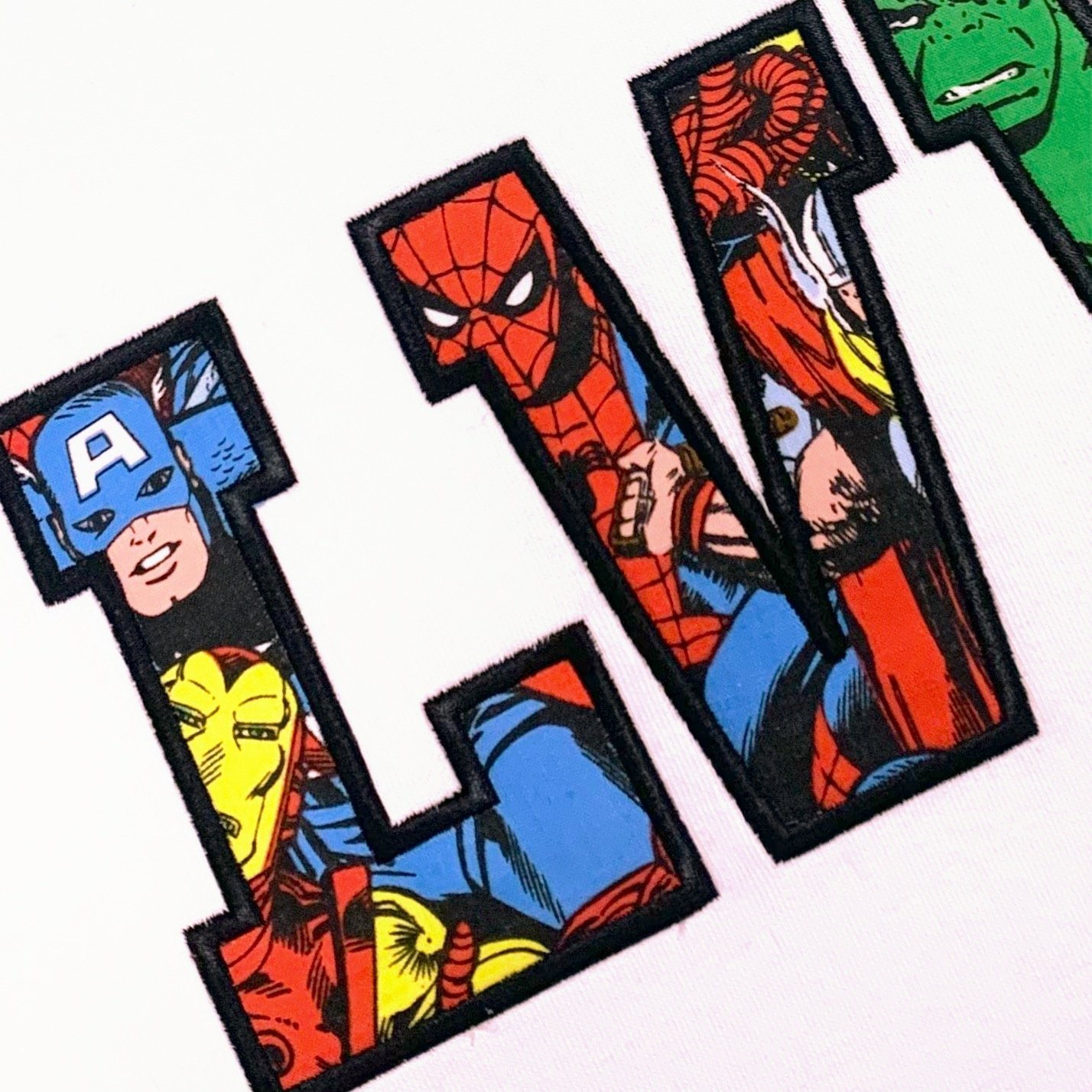 40-SUPERHÉROES SUDADERA BLANCA.JPG