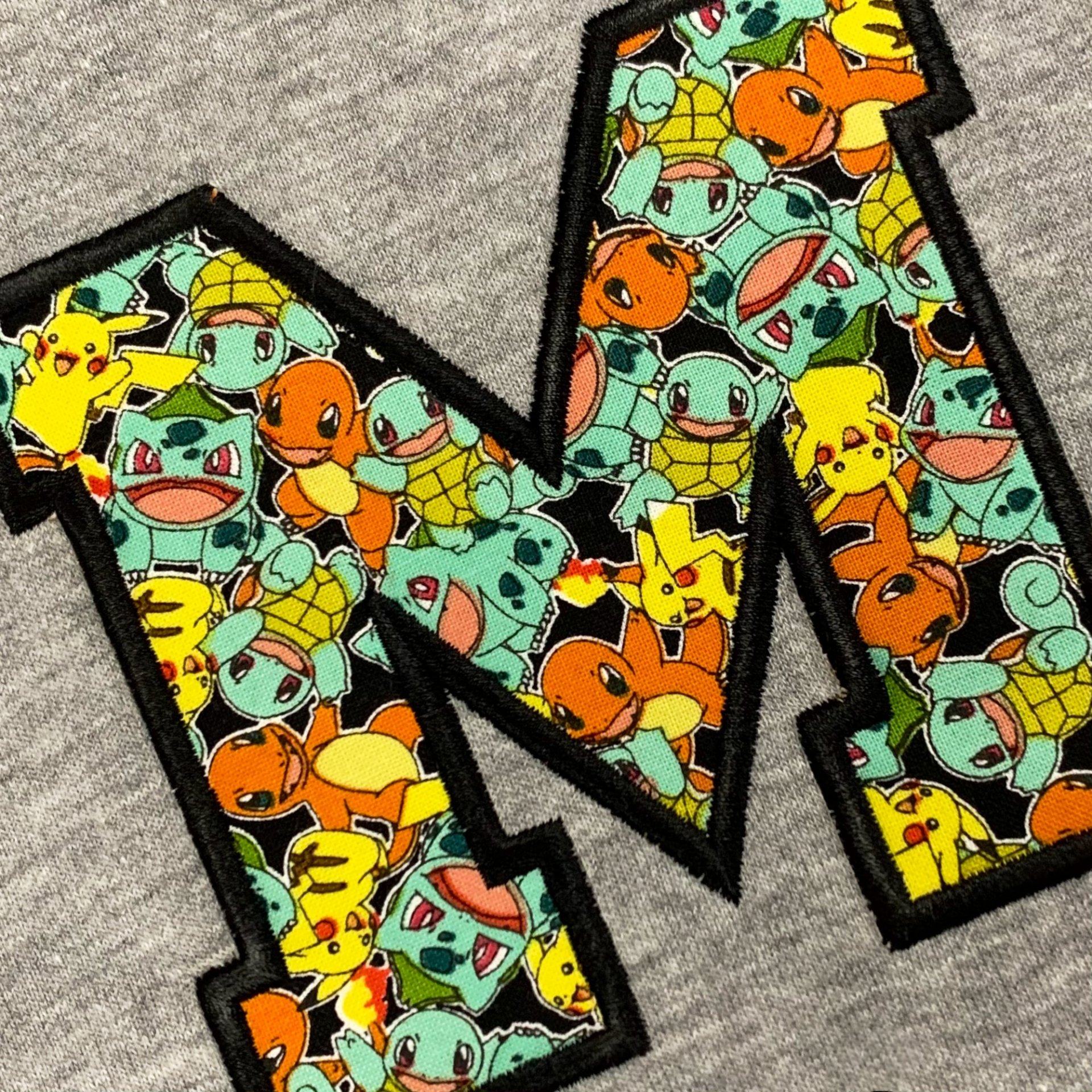 42-POKÉMON SUDADERA GRIS MEZCLA.JPG