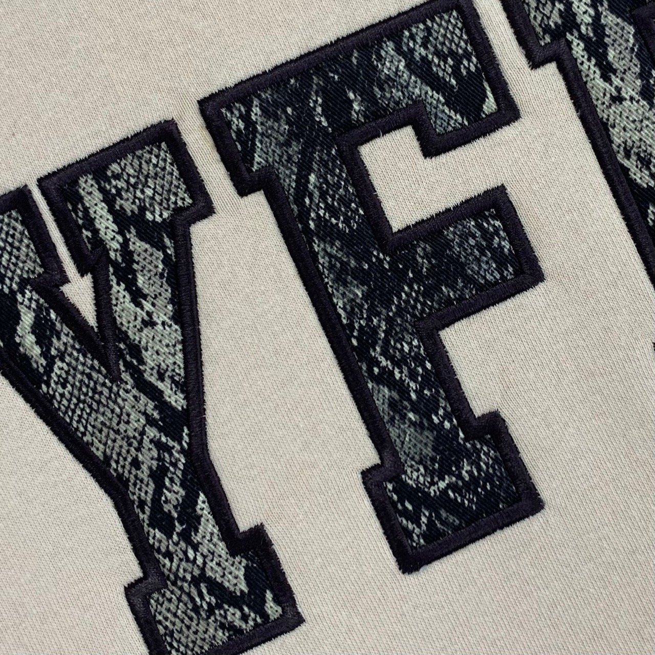 79 - PIEL DE SERPIENTE.jpg