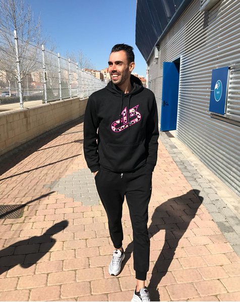 CODINA SUDADERA NEGRA.jpg