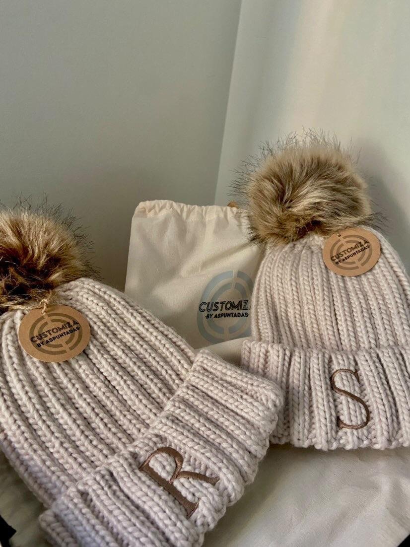 GORRO INCIAL POMPÓN (3).jpeg