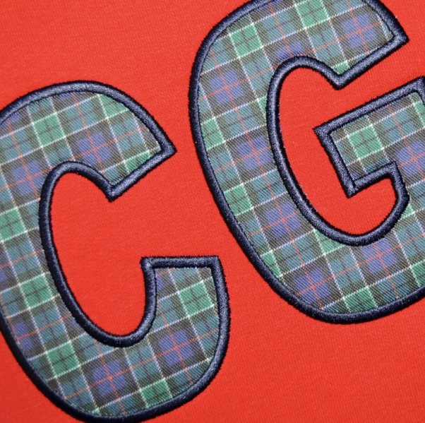 Escocés marino-verde (sudadera roja borde marino)