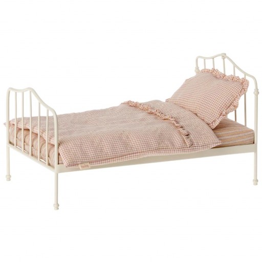 Cama de Metal con Ropa Maileg