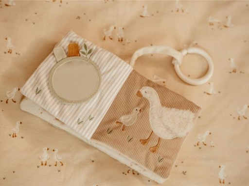 Librito Blando de Actividades con Anilla Newborn Naturals Little Dutch [1]