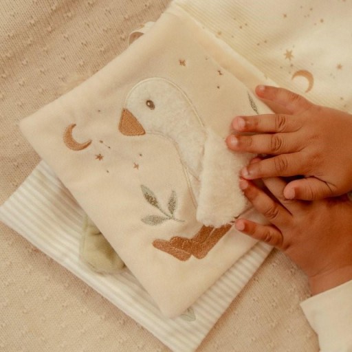 Libro Blandito de Actividades Newborn Naturals Little Dutch [1]