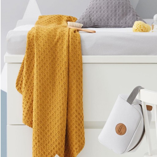 Manta Crochet Bimbidreams color ocre.  [1]
