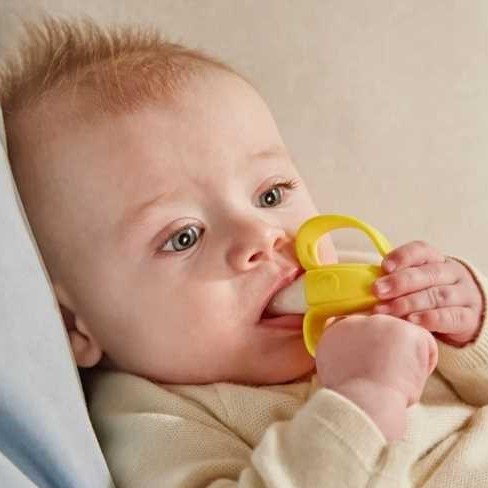 ​Mordedor Matchstick Monkey Banana – Alivio suave y seguro para la dentición [1]