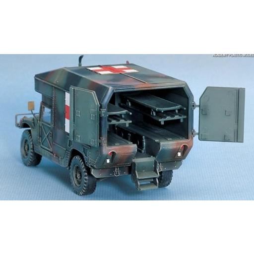 1/35 M997 Ambulancia [3]